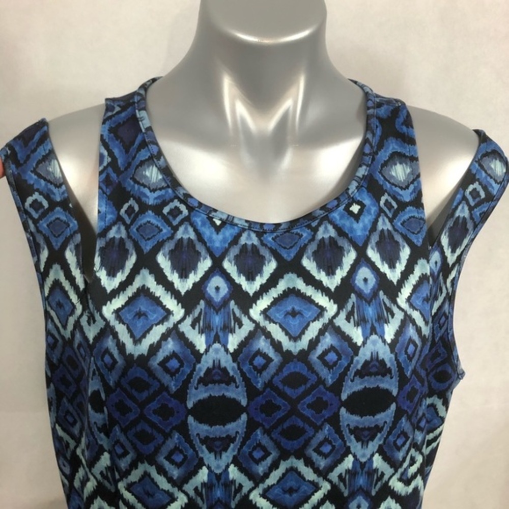💥 💥💥 SALE! 5 / $25 💥💥 Fashion to Figure geometric peplum top, EUC